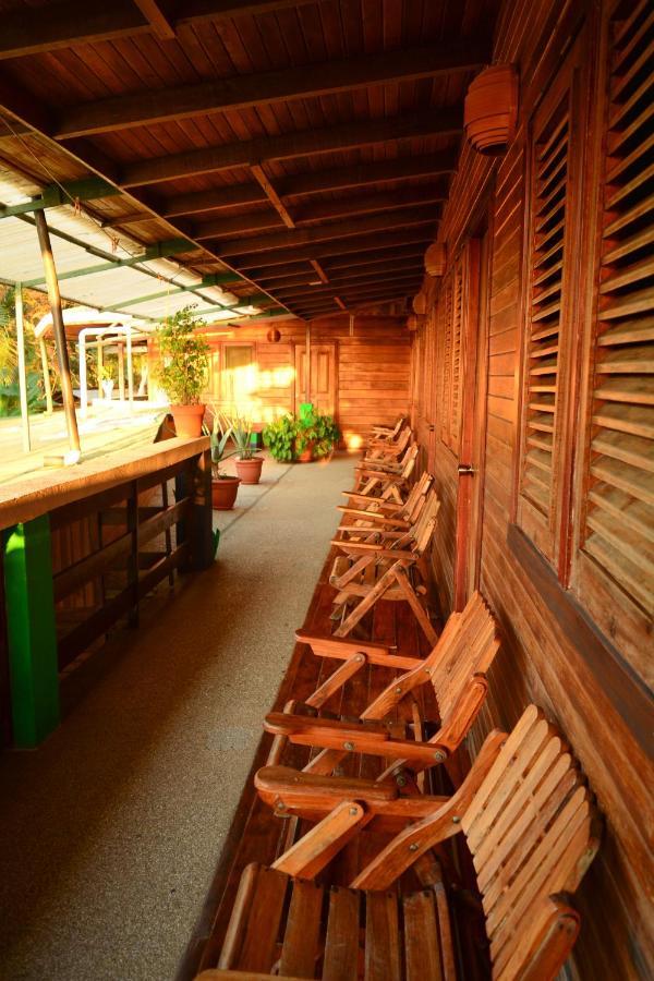 Hotel La Cascada Puntarenas Buitenkant foto