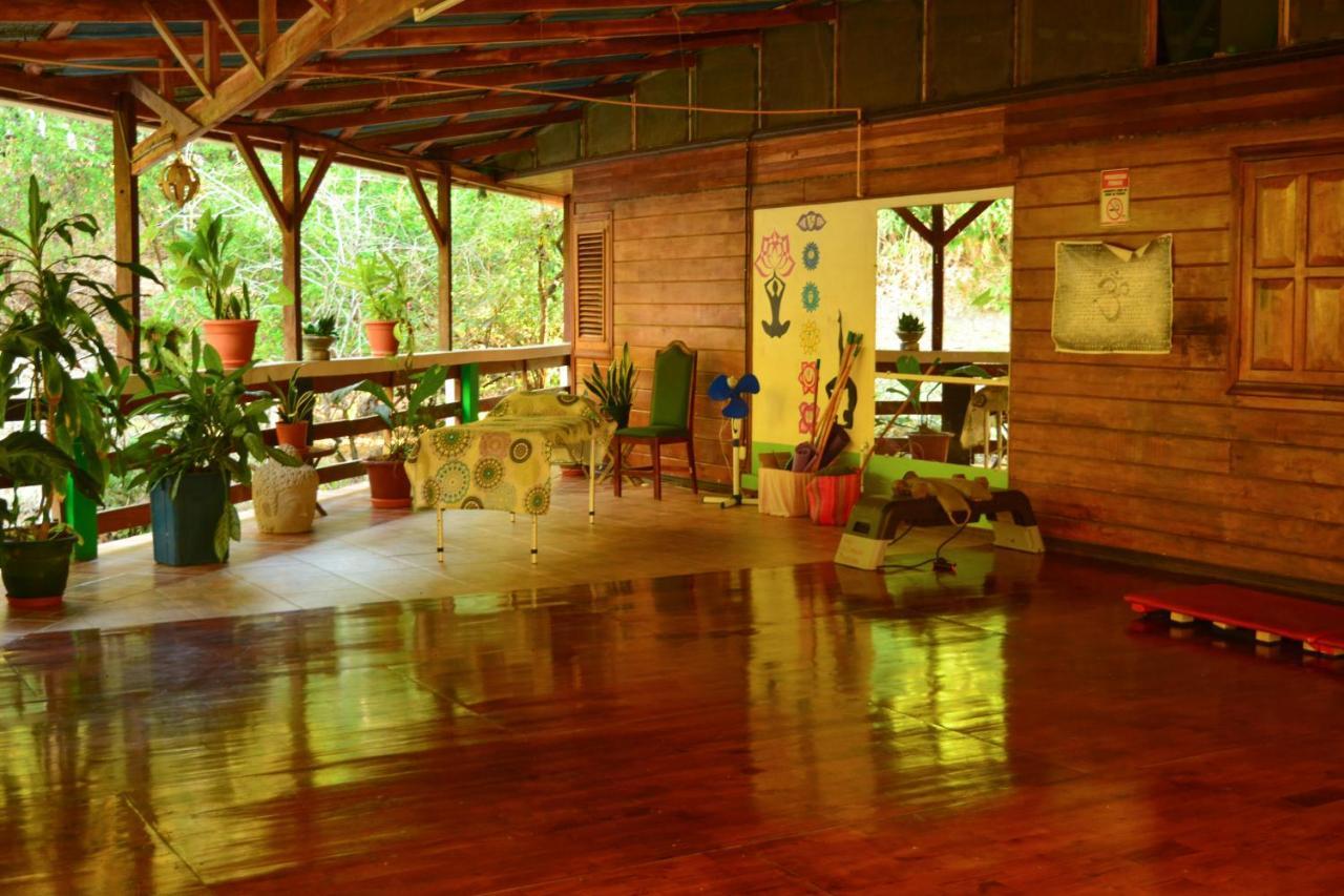 Hotel La Cascada Puntarenas Buitenkant foto