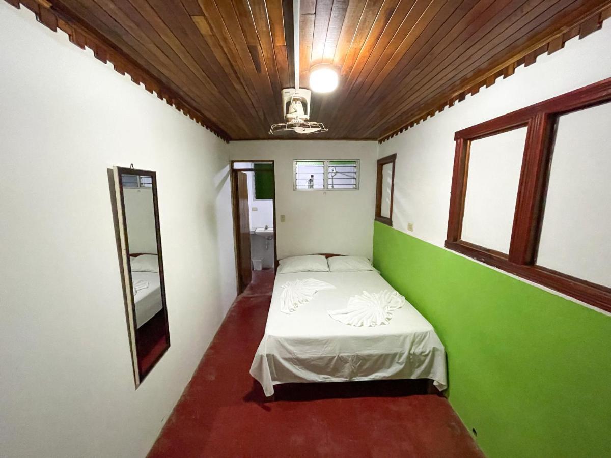 Hotel La Cascada Puntarenas Buitenkant foto