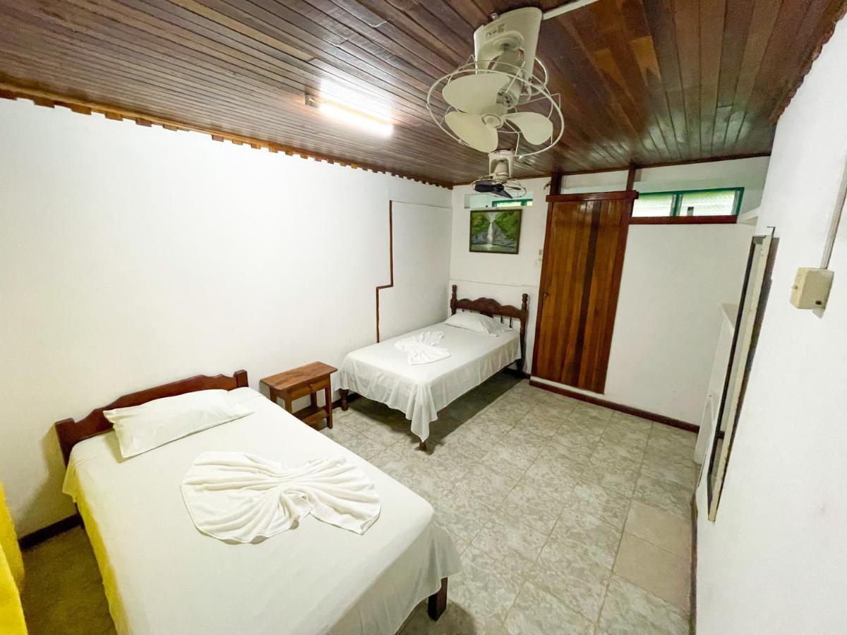 Hotel La Cascada Puntarenas Buitenkant foto