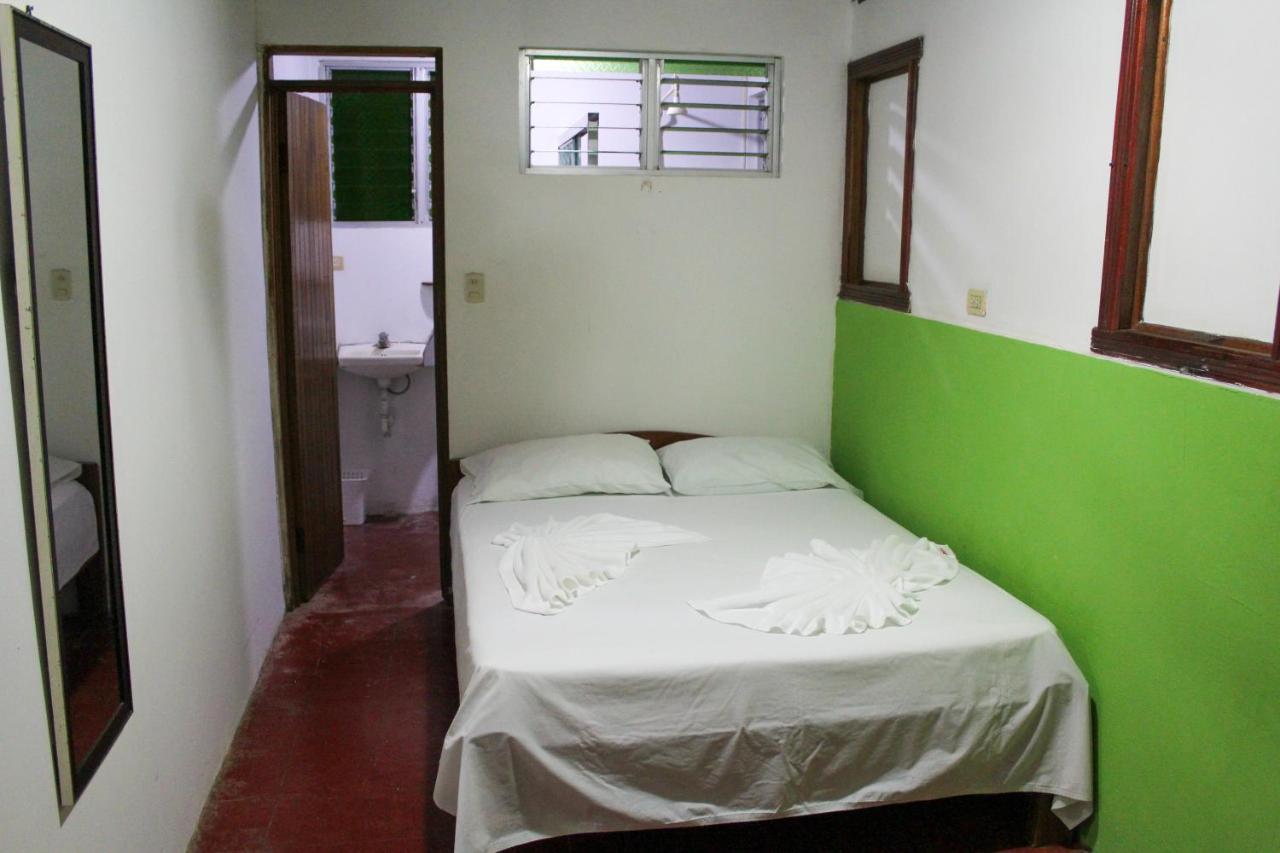 Hotel La Cascada Puntarenas Buitenkant foto