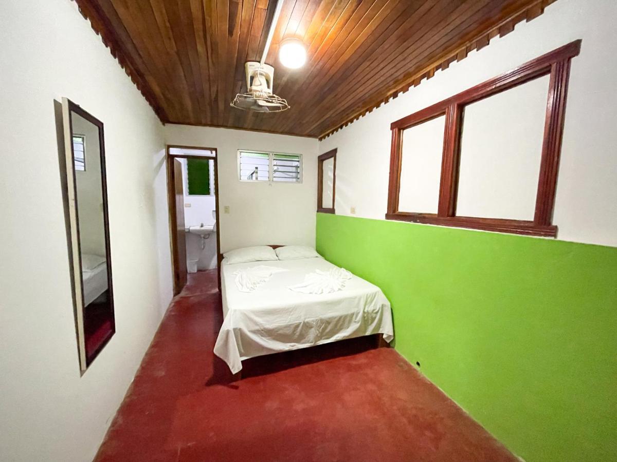 Hotel La Cascada Puntarenas Buitenkant foto